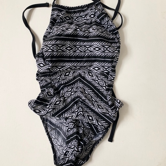 DIVA by Rachel Pappo One Piece halter Swimsuit Size 6 - Picture 6 of 10